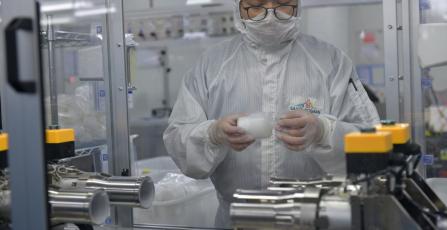 Inspection of filters in filtration Hangzhou Facility cleanroom 