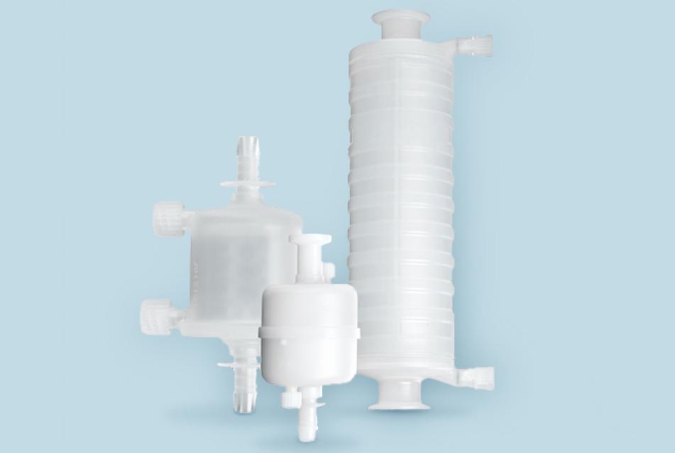Saint-Gobain Kapselfilter vor leicht blauem Hintergrund